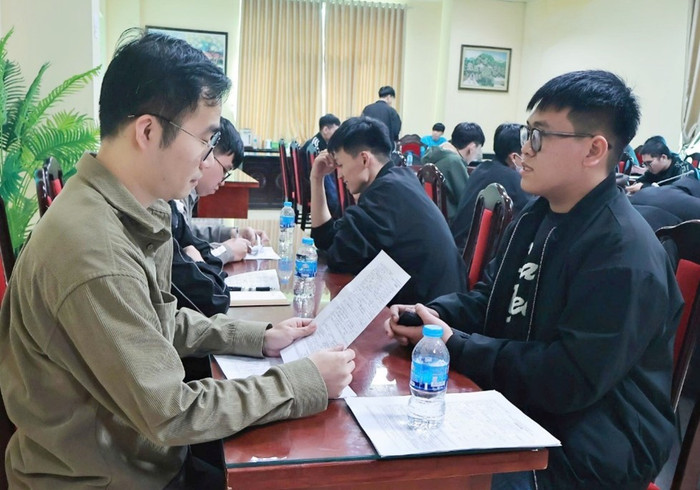 Tập đoàn Khoa học Kỹ thuật Hồng Hải tuyển dụng cán bộ chuyên ban, cán bộ nguồn tại Trường Đại học Sao Đỏ. Ảnh: NTCC