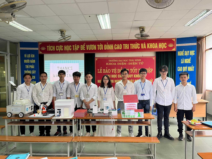 Học ngành Công nghệ kỹ thuật điện, điện tại Trường Đại học Thái Bình, sinh viên được chú trọng phát triển kỹ năng thực hành. Ảnh: NTCC 5-20250718110527-e.jpg