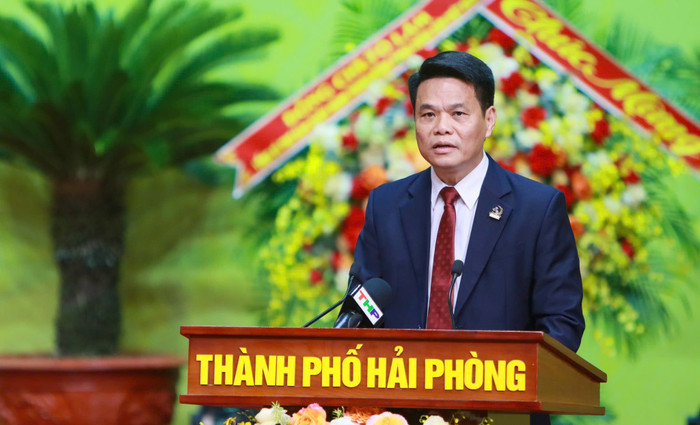 Ông Lê Ngọc Châu - Chủ tịch Ủy ban nhân dân thành phố trình bày Báo cáo chính trị của Ban Chấp hành Đảng bộ thành phố nhiệm kỳ 2025-2030. le-ngoc-chau.jpg