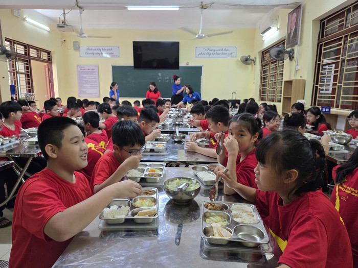 Mỗi bữa ăn của học sinh. d8686d315712dd4c8403.jpg