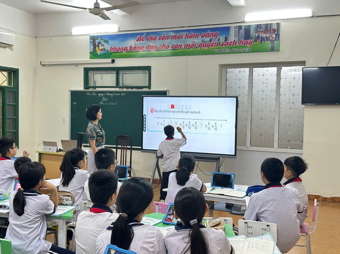 Trường Tiểu học Thủy Sơn tiên phong ứng dụng công nghệ thông tin và chuyển đổi số toàn diện trong công tác quản lý dạy và học. 1702176088959409750.jpg