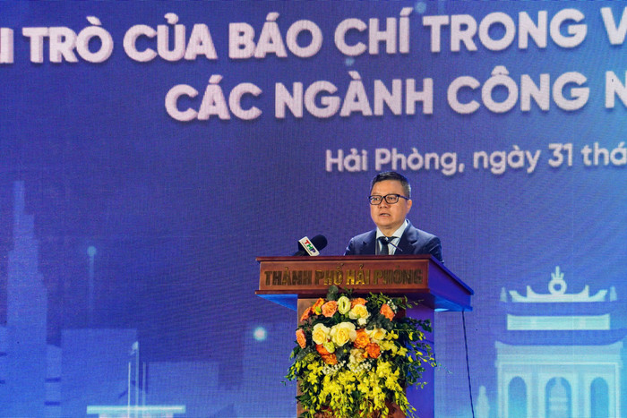 Ông Lê Quốc Minh, Tổng Biên tập Báo Nhân Dân, Chủ tịch Hội Nhà báo Việt Nam, Phó Trưởng ban Tuyên giáo và Dân vận Trung ương phát biểu khai mạc diễn đàn. z6657246531411-d22722a2b6c3ef58b60f9ddc491fe986.jpg