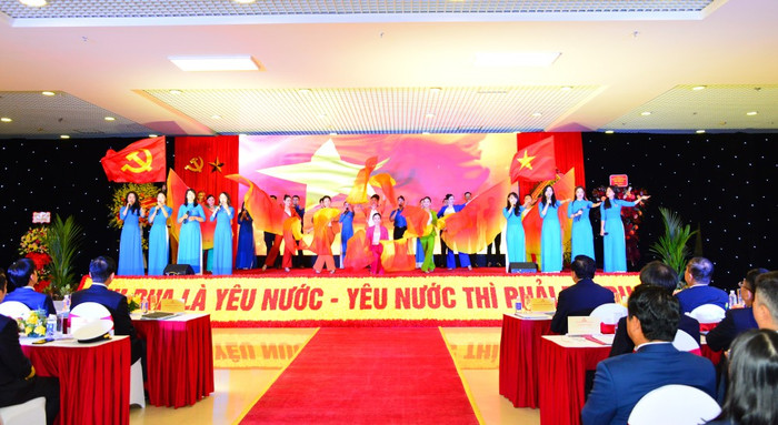 Các tiết mục văn nghệ chào mừng Đại hội Thi đua yêu nước Bộ Xây dựng lần thứ I (2025 - 2030). anh-1-4.jpg