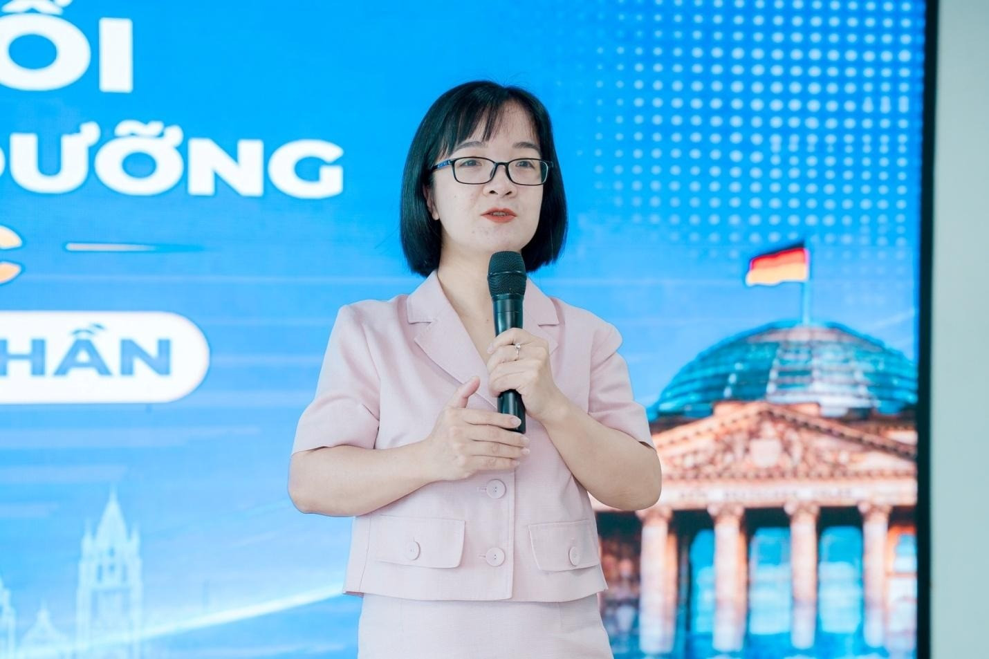 Tiến sĩ Nguyễn Thị Hồng Anh - Trưởng khoa Điều dưỡng, Trường Đại học Công nghệ Đông Á. Ảnh: NVCC