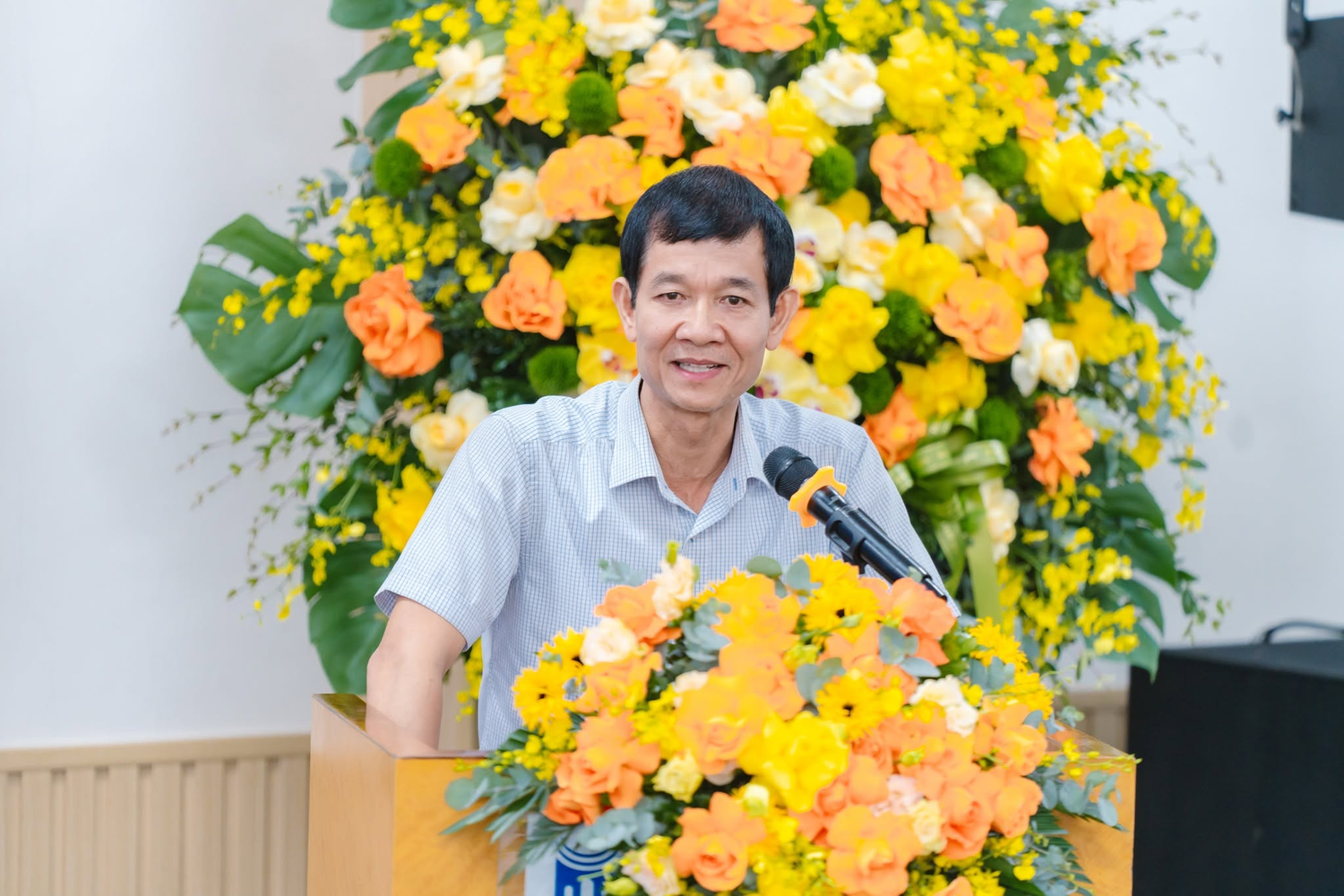 Giáo sư, Tiến sĩ Hoàng Đình Phi - Hiệu trưởng Trường Quản trị và Kinh doanh, Đại học Quốc gia Hà Nội. Ảnh: website nhà trường.