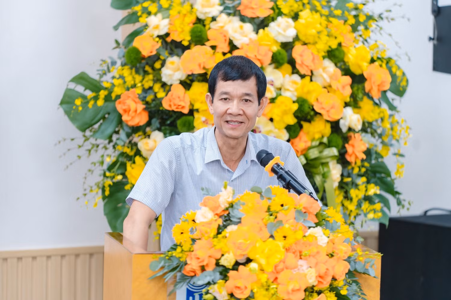 Giáo sư, Tiến sĩ Hoàng Đình Phi - Hiệu trưởng Trường Quản trị và Kinh doanh, Đại học Quốc gia Hà Nội. Ảnh: website nhà trường.