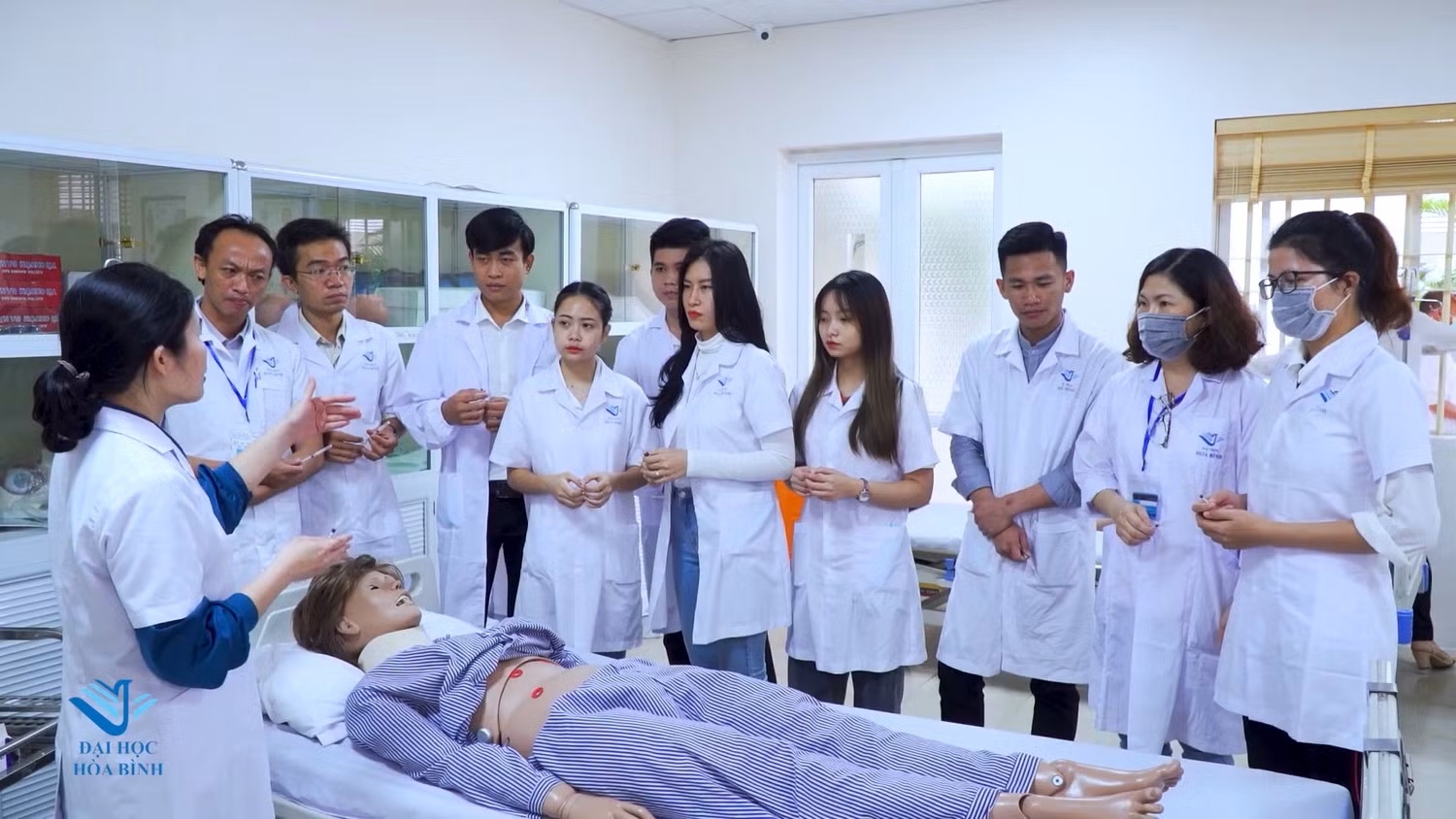 Cần xây dựng cơ chế đãi ngộ phù hợp với tính chất lao động đặc thù của nghề Điều dưỡng. Ảnh minh hoạ: Trường Đại học Hoà Bình.