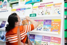 Đại diện các nhà sách khuyến cáo phụ huynh nên mua sách tại các kênh bán hàng chính thống hoặc đến nhà sách có thương hiệu, uy tín để tránh mua phải sách giáo khoa giả, in lậu. Ảnh: Nhà sách cung cấp