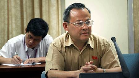 Ông Lê Văn Cuông, đại biểu Quốc hội khóa XII. Ông Lê Văn Cuông, đại biểu Quốc hội khóa XII.