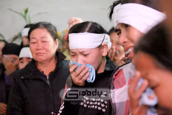 Anh chị em, họ hàng nội ngoại chị Quỳnh sẽ không bao giờ quên được vụ việc đau xót đã xảy đến với gia đình.