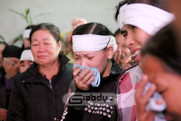 Anh chị em, họ hàng nội ngoại chị Quỳnh sẽ không bao giờ quên được vụ việc đau xót đã xảy đến với gia đình. Anh chị em, họ hàng nội ngoại chị Quỳnh sẽ không bao giờ quên được vụ việc đau xót đã xảy đến với gia đình.