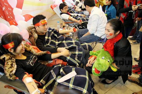 Công tác vận động hiến máu tình nguyện cần sự tham gia hơn nữa của toàn xã hội, các ngành, các cấp. (Ảnh NP)