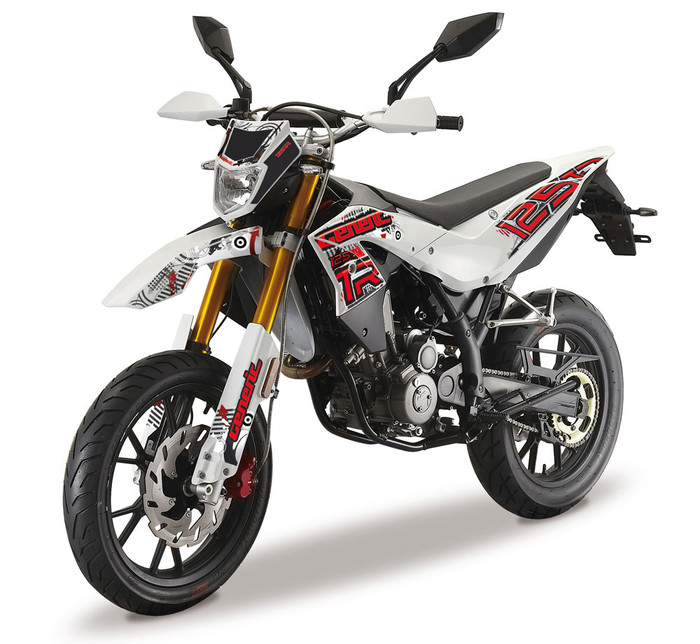 Hầu hết các sản phẩm của Generic được nghiên cứu phát triển bởi KISKA Design – vốn là công ty thiết kế hàng đầu tại Áo. Trong khi đó, dây chuyền sản xuất lại được đặt ở khu vực châu Á. Với người chơi xe máy cào cào ở Việt Nam, cái tên Generic còn khá xa lạ, nhưng họ sẽ sớm quen với thương hiệu này khi chiếc Generic TR125 SM đã có mặt tại thị trường Việt với mức giá khá mềm – 70 triệu đồng Hầu hết các sản phẩm của Generic được nghiên cứu phát triển bởi KISKA Design – vốn là công ty thiết kế hàng đầu tại Áo. Trong khi đó, dây chuyền sản xuất lại được đặt ở khu vực châu Á. Với người chơi xe máy cào cào ở Việt Nam, cái tên Generic còn khá xa lạ, nhưng họ sẽ sớm quen với thương hiệu này khi chiếc Generic TR125 SM đã có mặt tại thị trường Việt với mức giá khá mềm – 70 triệu đồng