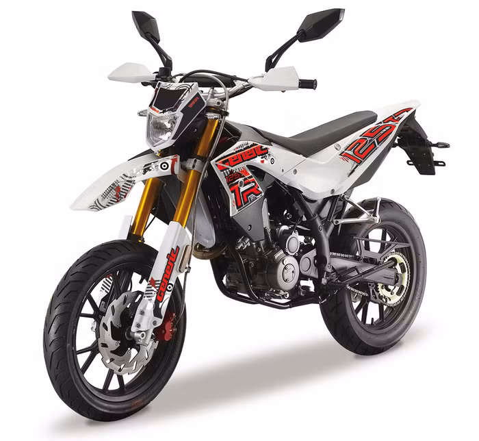 Hầu hết các sản phẩm của Generic được nghiên cứu phát triển bởi KISKA Design – vốn là công ty thiết kế hàng đầu tại Áo. Trong khi đó, dây chuyền sản xuất lại được đặt ở khu vực châu Á. Với người chơi xe máy cào cào ở Việt Nam, cái tên Generic còn khá xa lạ, nhưng họ sẽ sớm quen với thương hiệu này khi chiếc Generic TR125 SM đã có mặt tại thị trường Việt với mức giá khá mềm – 70 triệu đồng Hầu hết các sản phẩm của Generic được nghiên cứu phát triển bởi KISKA Design – vốn là công ty thiết kế hàng đầu tại Áo. Trong khi đó, dây chuyền sản xuất lại được đặt ở khu vực châu Á. Với người chơi xe máy cào cào ở Việt Nam, cái tên Generic còn khá xa lạ, nhưng họ sẽ sớm quen với thương hiệu này khi chiếc Generic TR125 SM đã có mặt tại thị trường Việt với mức giá khá mềm – 70 triệu đồng