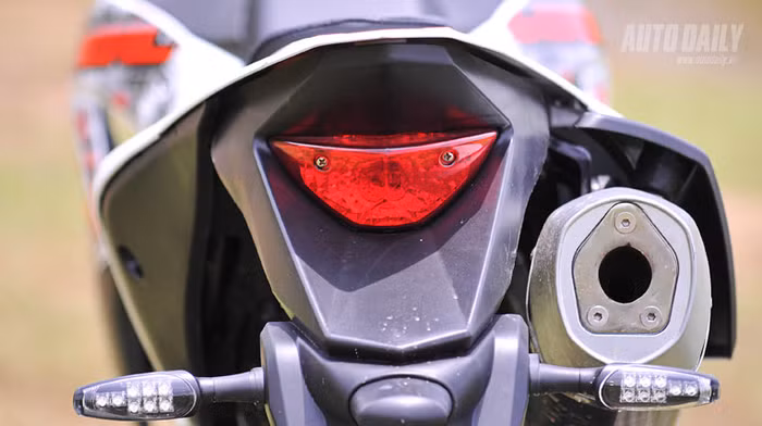 Cụm đèn hậu Cụm đèn hậu