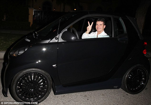 Chiếc Smart ForTwo độ của Simon Cowell.