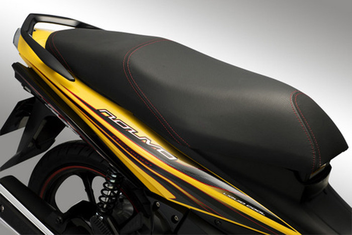 Yên xe được thiết kế đẹp nhẹ nhàng êm ái tạo cảm giác thoải mái cho người di chuyển