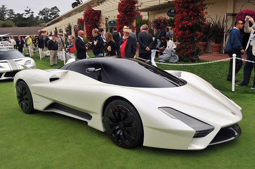 Được phát triển dựa trên nguyên mẫu của “đàn anh” Aero, SSC Tuatara hội tụ đầy đủ những tinh hoa của một siêu xe hàng đầu như thiết kế khung gầm liền khối bằng vật liệu sợi cacbon, các chi tiết tinh xảo và tối ưu hóa thiết kế khí động học. Nhờ đó, siêu xe này nặng chỉ khoảng xấp xỉ 1 tấn với những đường cong mềm mại nhưng vẫn mang những nét rắn rỏi, cá tính của những chiếc xe công thức 1. Được phát triển dựa trên nguyên mẫu của “đàn anh” Aero, SSC Tuatara hội tụ đầy đủ những tinh hoa của một siêu xe hàng đầu như thiết kế khung gầm liền khối bằng vật liệu sợi cacbon, các chi tiết tinh xảo và tối ưu hóa thiết kế khí động học. Nhờ đó, siêu xe này nặng chỉ khoảng xấp xỉ 1 tấn với những đường cong mềm mại nhưng vẫn mang những nét rắn rỏi, cá tính của những chiếc xe công thức 1.