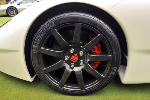 Cho đến thời điểm hiện tại, mức giá hơn 1 triệu USD và SSC đưa ra đã đủ hấp dẫn nhiều “đại gia” chịu chơi để mang về garage của mình một trong những siêu xe “khủng” nhất thế giới với mức giá chưa bằng một nửa so với Bugatti Veyron Supersport (2,4 triệu USD).