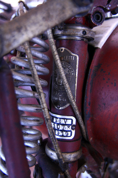 Mã hiệu của chiếc xe.