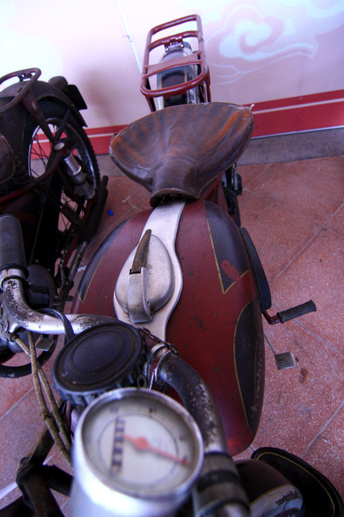 Người mua chiếc xe này về Việt Nam là ông Trần Trọng Ái ở Sa Đéc (Đồng Tháp).