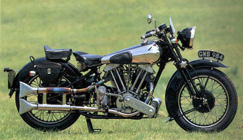 Được mệnh danh là chiếc "Rolls-Royce 2 bánh", Brough Superior SS100 thu hút được sự quan tâm của mọi đối tượng yêu thích xế nổ tại thời điểm ra mắt vào những năm 30 của thế kỷ trước. Ưu điểm của mẫu xe này là kiểu dáng bắt mắt và khả năng chạy trên nhiều địa hình khác nhau. Được mệnh danh là chiếc "Rolls-Royce 2 bánh", Brough Superior SS100 thu hút được sự quan tâm của mọi đối tượng yêu thích xế nổ tại thời điểm ra mắt vào những năm 30 của thế kỷ trước. Ưu điểm của mẫu xe này là kiểu dáng bắt mắt và khả năng chạy trên nhiều địa hình khác nhau.