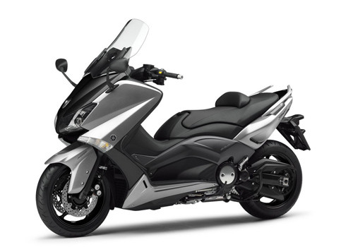 Được mệnh danh là ông vua scooter với 63% thị phần Maxi-Scooter trên toàn châu Âu, Yamaha T-Max tiếp tục được nâng cấp trong bản 2012 với những cải tiến đáng “đồng tiền bát gạo”.