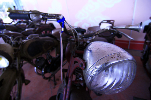 Đèn chiếu chưa bị hư hỏng nhiều.