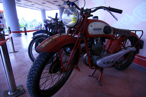 Gần 10 chiếc xe có từ những năm '30 của thế kỷ trước vẫn giữ được "phong độ" và vẻ hầm hố không kém những chiếc môtô "khủng" hiện nay.