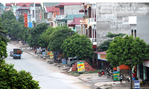 Nỗi sợ hãi vẫn đang bao trùm lên cả phố sàn và khắp huyện Lục Nam. Nỗi sợ hãi vẫn đang bao trùm lên cả phố sàn và khắp huyện Lục Nam.