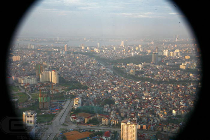 Phía xa là một phần của Hồ Tây - lá phổi điều hòa của Hà Nội. Phía xa là một phần của Hồ Tây - lá phổi điều hòa của Hà Nội.