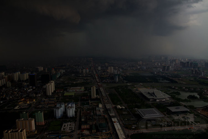 Ùn ùn các đám mây kéo đến