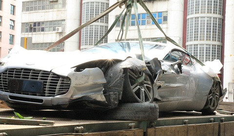 Aston Martin One-77 "nát bét" tại Hồng Kông. Aston Martin One-77 "nát bét" tại Hồng Kông.