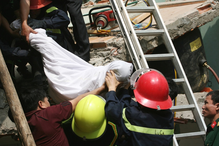 Vụ nổ khí gas đã cướp đi sinh mạng của hai cháu bé khiến dư luận xã hội rất thương xót,