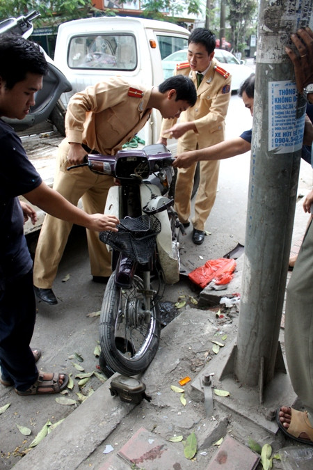 Rất may vụ tai nạn đã không gây thiệt hại về người. Rất may vụ tai nạn đã không gây thiệt hại về người.