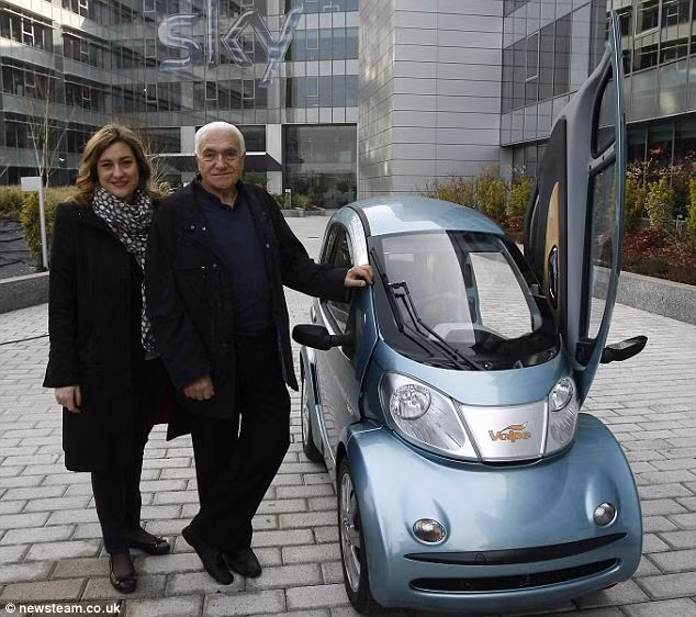 Volpe có thiết kế sáng tạo và kích thước vô cùng nhỏ gọn và sẽ được bán vào năm sau với giá 5,600 USD. Tuy nhiên, mẫu ô tô mini này lại không hề phù hợp với những lộ trình dài vì nó chỉ đạt tôc độ tối đa là 30mph và không có cốp rộng để chứa hành lý. Cha đẻ của xế mini Volpe chính là Romano Artioli người Ý, ông chủ cũ của thương hiệu Bugatti và Lotus. Volpe có thiết kế sáng tạo và kích thước vô cùng nhỏ gọn và sẽ được bán vào năm sau với giá 5,600 USD. Tuy nhiên, mẫu ô tô mini này lại không hề phù hợp với những lộ trình dài vì nó chỉ đạt tôc độ tối đa là 30mph và không có cốp rộng để chứa hành lý. Cha đẻ của xế mini Volpe chính là Romano Artioli người Ý, ông chủ cũ của thương hiệu Bugatti và Lotus.