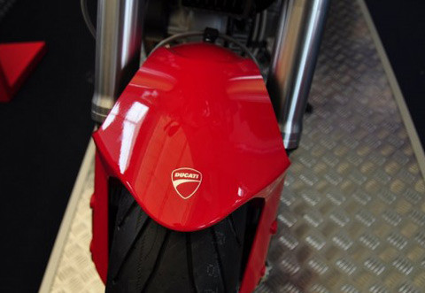 Vè (chắn bùn) trước nhỏ gọn Vè (chắn bùn) trước nhỏ gọn