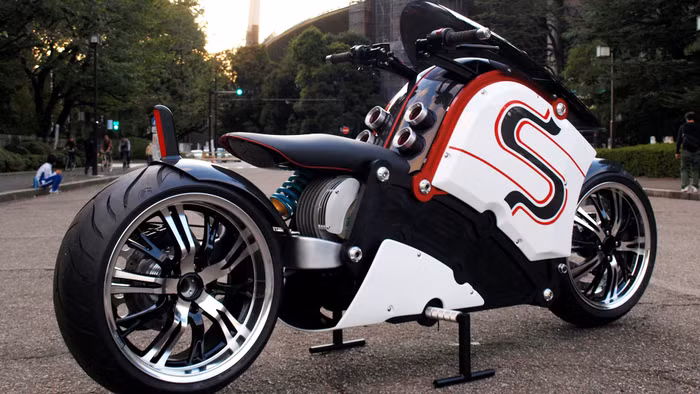 ZecOO có trọng lượng 245 kg, được trang bị động cơ có công suất cực đại 21kW, tương đương với 18 mã lực và mô-men xoắn cực đại là 65Nm. Động cơ trên được cung cấp năng lượng bởi một bộ pin sạc điện.