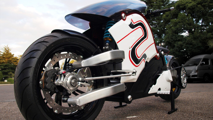 Hiện giá của chiếc xe vẫn chưa được công bố và nhà sản xuất cho biết mẫu xe này sẽ được sản xuất giới hạn vào cuối năm nay. Hiện giá của chiếc xe vẫn chưa được công bố và nhà sản xuất cho biết mẫu xe này sẽ được sản xuất giới hạn vào cuối năm nay.