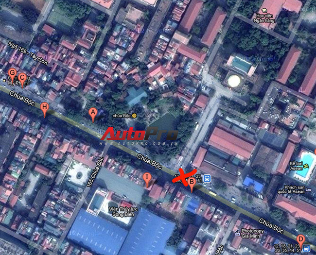 Rất nhiều phương tiện và đặc biệt là ô tô đã bị công an giao thông xử lý vì tội vượt đèn đỏ vào buổi tối tại đây. Do có thể buổi tối người điều khiển phương tiện thường chủ quan và không quan tâm đến đoạn ngã ba này. Rất nhiều phương tiện và đặc biệt là ô tô đã bị công an giao thông xử lý vì tội vượt đèn đỏ vào buổi tối tại đây. Do có thể buổi tối người điều khiển phương tiện thường chủ quan và không quan tâm đến đoạn ngã ba này.