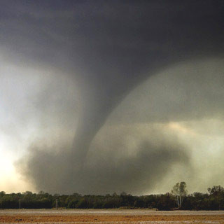 Khu vực vịnh Bắc Bộ cần đề phòng tố lốc. (Ảnh minh họa) Khu vực vịnh Bắc Bộ cần đề phòng tố lốc. (Ảnh minh họa)