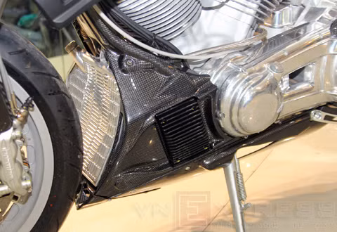 Duu CR&S với nhiều chi tiết được làm từ sợi carbon. Duu CR&S với nhiều chi tiết được làm từ sợi carbon.