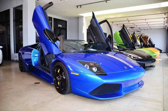 Trong hình ảnh là những chiếc Orange Pearl Mica Murciélago Roadster, a Montery Blue LP640 Roadster, a Nero Pegaso LP640 Roadster, a Verde Ithaca LP640 Roadster, a Giallo Corona LP640 Coupé, a Pearl Mica LP640 Coupé and a Nero Pegaso LP670-7 SV. Trong hình ảnh là những chiếc Orange Pearl Mica Murciélago Roadster, a Montery Blue LP640 Roadster, a Nero Pegaso LP640 Roadster, a Verde Ithaca LP640 Roadster, a Giallo Corona LP640 Coupé, a Pearl Mica LP640 Coupé and a Nero Pegaso LP670-7 SV.