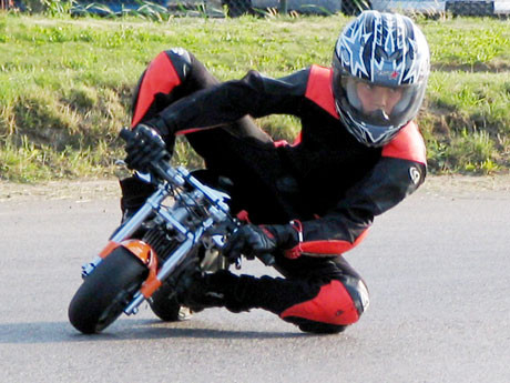 9. Minibike: Là các phiên bản cỡ nhỏ của những loại xe truyền thống. Thường thì loại xe này không được lưu hành một cách hợp pháp trên đường giao thông. 9. Minibike: Là các phiên bản cỡ nhỏ của những loại xe truyền thống. Thường thì loại xe này không được lưu hành một cách hợp pháp trên đường giao thông.