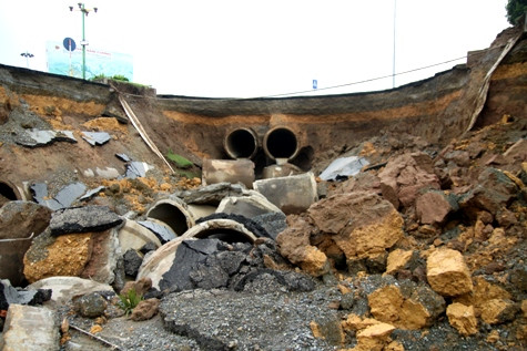 Hiện trường sự cố trưa ngày 21/8. (ảnh NP) Hiện trường sự cố trưa ngày 21/8. (ảnh NP)