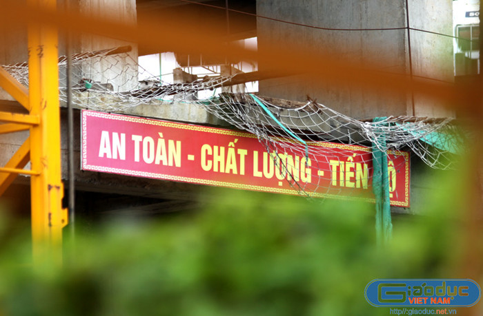 Khách hàng đang mỏi mắt đợi Sông Đà Thăng Long bàn giao nhà theo đúng hợp đồng nhưng công trình thì vẫn.... đắp chiếu.