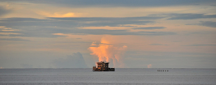 "Bình minh trên đảo" "Bình minh trên đảo"