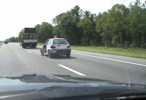 Khi thấy cái gì đó rơi trên đường, đâu dễ gì bỏ qua