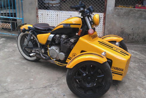 Góp nhặt 38 triệu đồng, anh tìm mua chiếc môtô cũ 650 phân khối. Ý tưởng độ lần này sẽ là xe ba bánh. Vì thế hầu hết những thay đổi lớn đều nằm ở phần đầu.