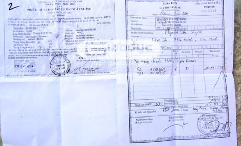Hóa đơn mua xe, giấy kiểm tra chất lượng chiếc xe của chị Quỳnh.